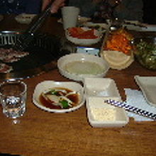 大根のお漬物にくるんで食べます