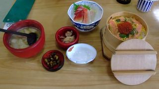 寺泊の魚市場２階にあるお座敷食堂