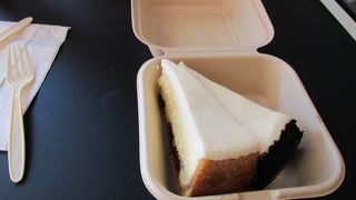 地元の人にも大人気！手作りチーズケーキ♪