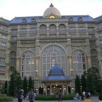 ランド側エントランス。