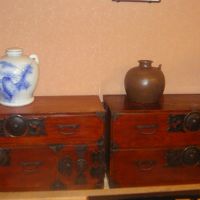 客室に置いてある昔ながらの家具