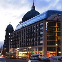 背後に大制度という好立地