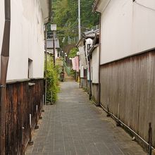 本町通からの入り口