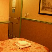 脚の踏み場しかない感じw大きいスーツケースは広げられない