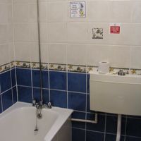 古め。シャワーが使いづらかった