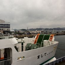 出航前の宇野港