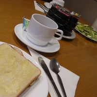 パンは、各自トーストして食べる
