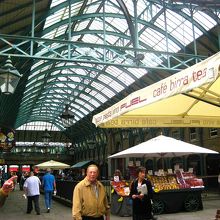 コヴェント・ガーデンもすぐ近くにあります。