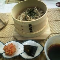 箸休めのお蕎麦はにくい