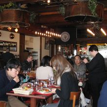 活気ある店内☆ランチで利用しました。