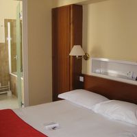 部屋の隅に立って撮った写真です