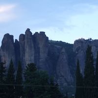 敷地内から見えるメテオラ
