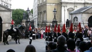 そばに博物館が地味にあります