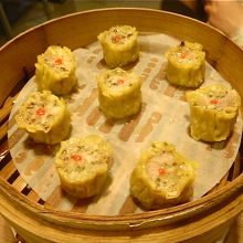 蟹シューマイ　目にも美しく美味しい