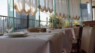 横浜ベイクォーターの中で、一番眺めの良いレストランです。