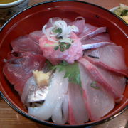 安房神社のすぐそば！海鮮丼