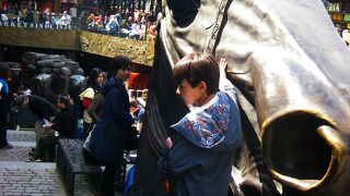 おもちゃ箱をひっくり返したようなマーケット♪