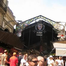 人気のサン・ジョセップ市場もあります。