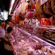 普通に購入してる地元の人もいます。