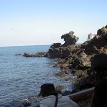 この岩の形が龍？