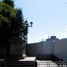 東京スカイツリーも眺められます。