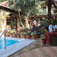 プールのあるテラス（レストラン）