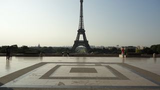 ここからのエッフェル塔の眺めは最高！