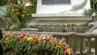 悲しみの歴史を伝える慰霊碑