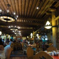 WHISPERING CANYON CAFE