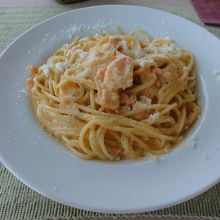 スモークサーモンのクリームソース