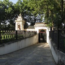 内部は広くて鬼ごっことかできそう