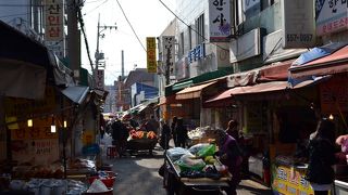 地元ご近所の方の市場と感じました