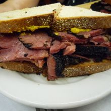 ＄１５．７５也！（2011年7月現在）