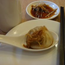 刻みしょうがをたっぷり乗せてめしあがれ