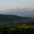 富士山は絵になりますね。こんなに便利な所からも見えますよ。