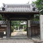 愛知県豊明市の沓掛城跡にあるお寺です
