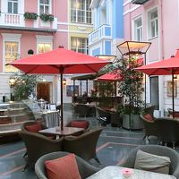 ホテル中庭部分にあるカフェ