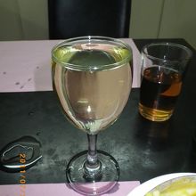 グラスのポルトガルワインもあります。グラスってのがうれしい！
