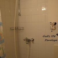 ちっちゃなバスタブっぽいものがあります。ちゃんとお湯が出ます