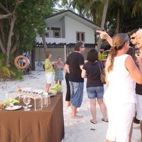 浜辺でカクテルパーティもありました。