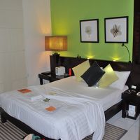 配色がユニークで、かわいい部屋でした。