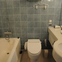 コンパクトな浴室。シャンプー類は質がよかったです。