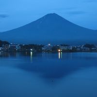 部屋から早朝の富士山