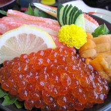 三色丼