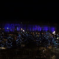 駅のイルミネーション。いろんなバージョンがあります。