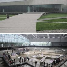 金沙遺址の発掘現場を保存した遺跡館。発掘時の臨場感あり。