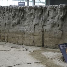 金沙遺址の重要な出土品≪太陽神鳥≫が発掘された現場。