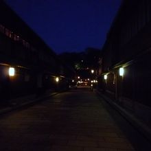 夜のひがし茶屋街