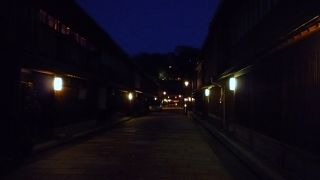 ひがし茶屋街　お茶屋街の風情を残す町並み