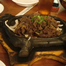 鉄板焼き頼むと牛が出てくる(笑)